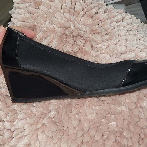 (SOLD) Office Style Black Shoes - Picture 3 of 4